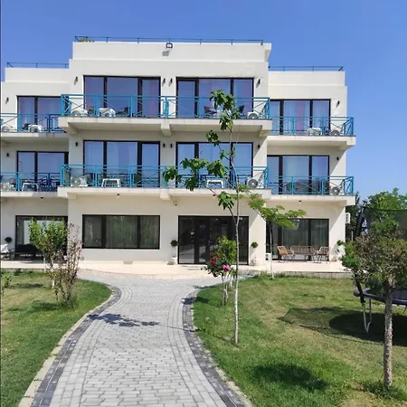 Golful Lebedelor Guest house *